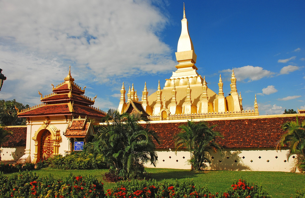 That Luang stupa